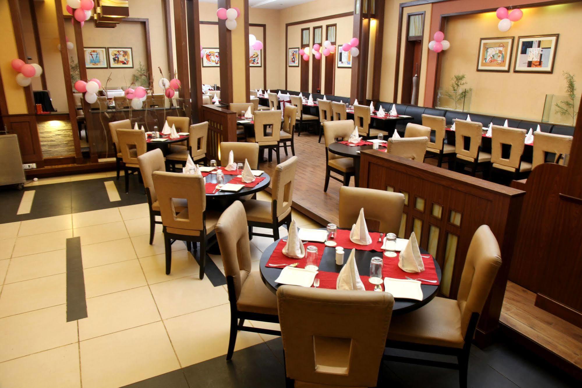 Hotel Pal Heights Bhubaneswar Eksteriør bilde