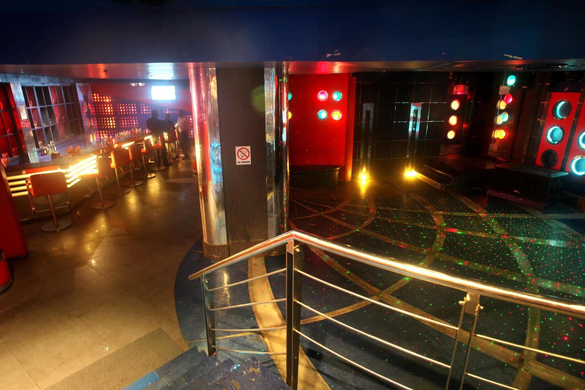 Hotel Pal Heights Bhubaneswar Restaurant bilde